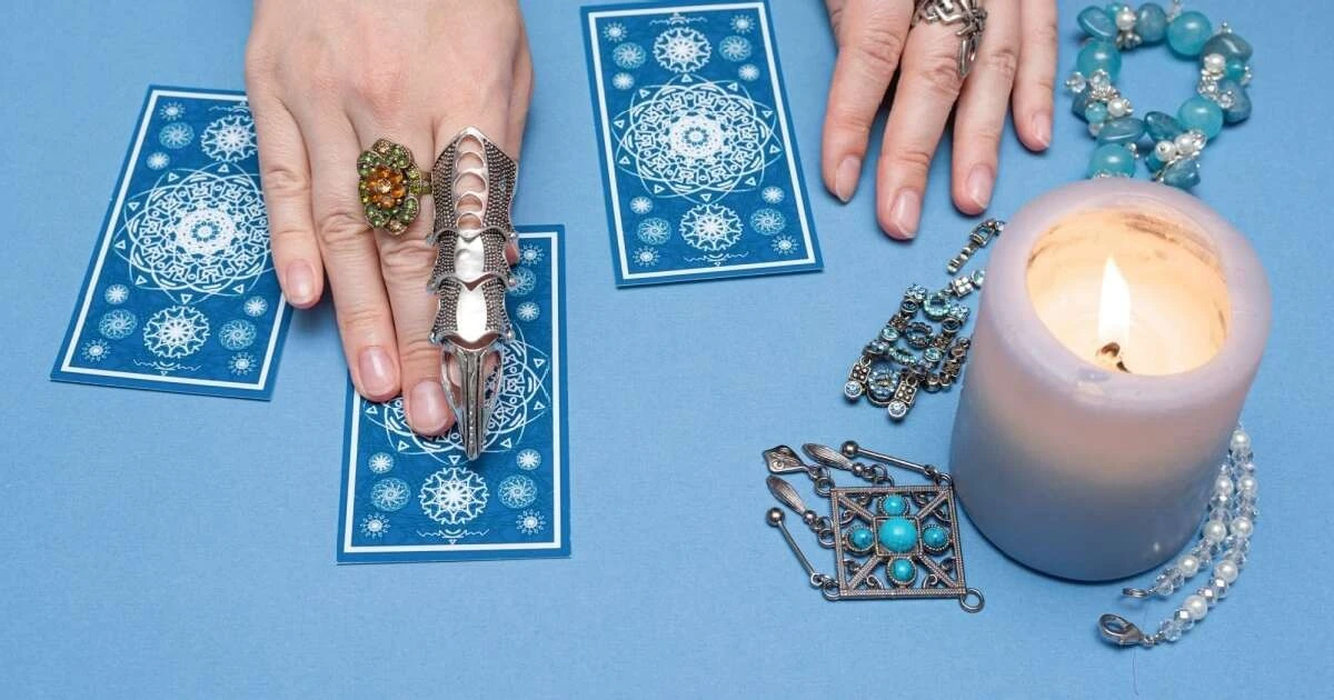 Tarot del día: predicciones 19/02/2026 para los 12 signos