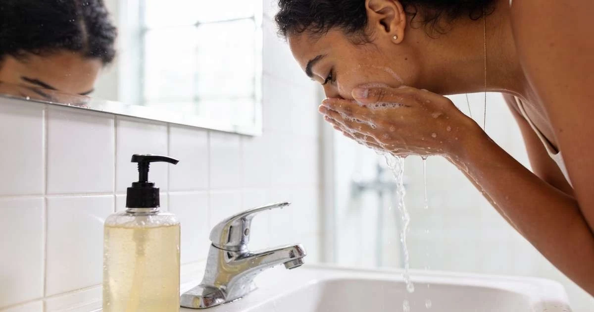 Descubre el secreto para una piel radiante: ¿barra o líquido, cuál es el verdadero campeón?