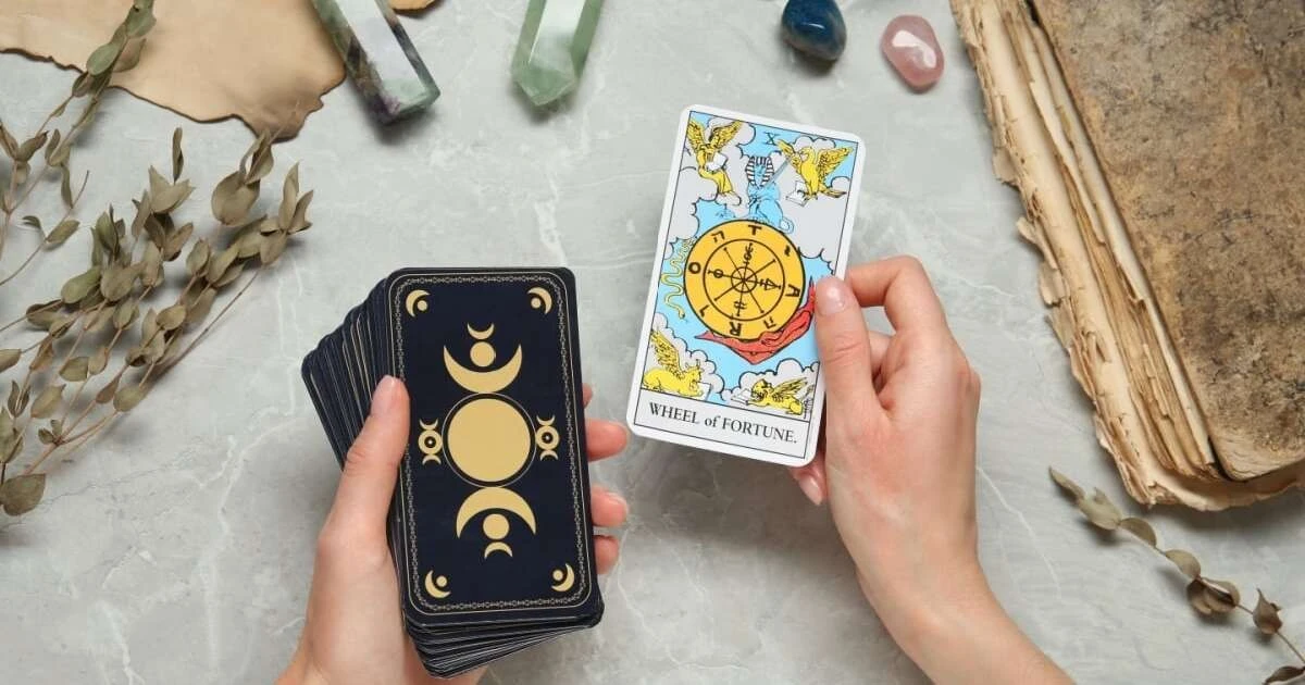 Tu tarot para el 02/02/2026: La carta que define tu dia para cada signo