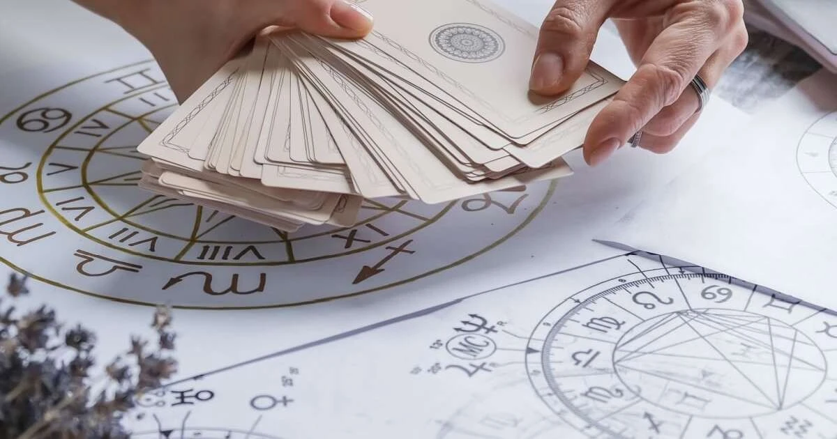 Tarot del día: La energía del 03/03/2026 y tu guía para los 12 signos