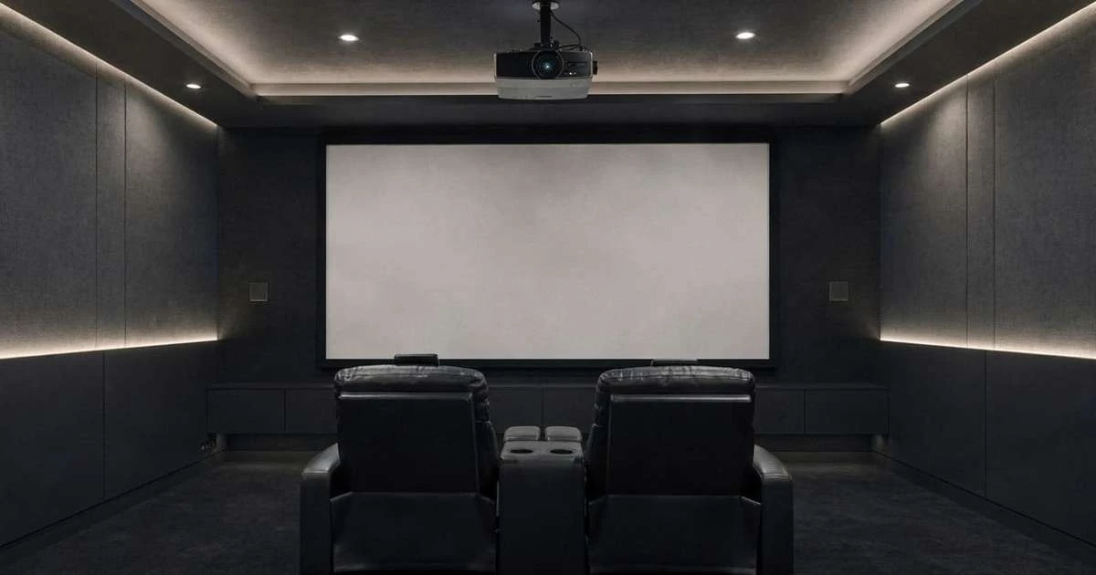 Transformé mi sala en un cine de 2026: así lo hice y cuánto me costó