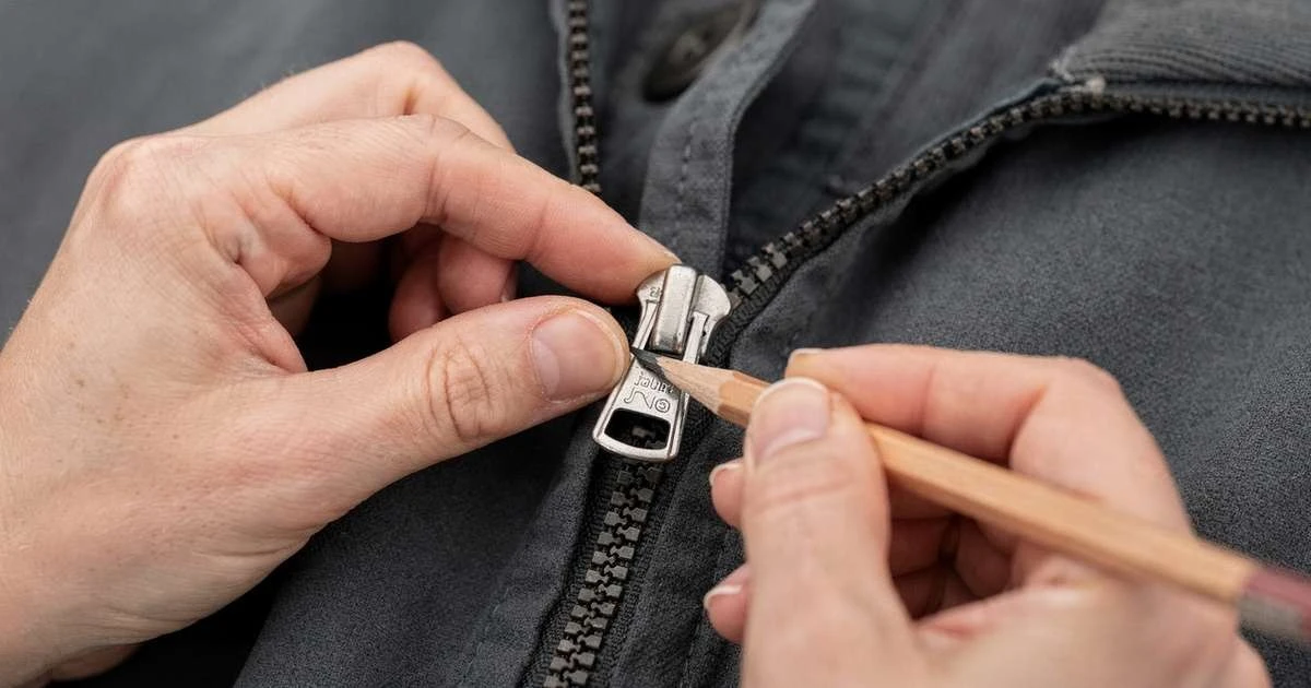 El lápiz de grafito: el arma secreta para un pantalón que no cierra